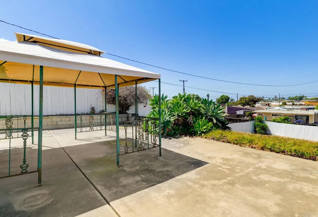 https://cdn.realtyfeed.com/cdn/127/307078561/a4c124e04d020734298620169311e166.webp