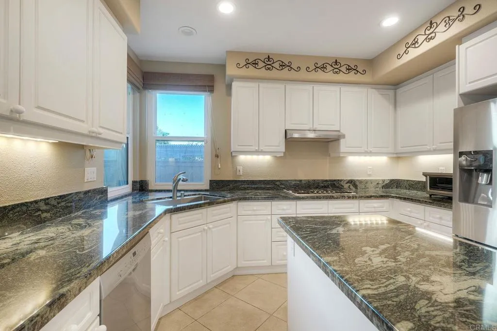 https://cdn.realtyfeed.com/cdn/127/307078590/744c2d00f30a6814e5d9796735a05959.webp