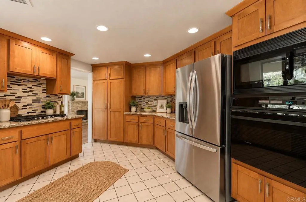 https://cdn.realtyfeed.com/cdn/127/307078639/087b3514bff5265defd8b8714a06c28d.webp