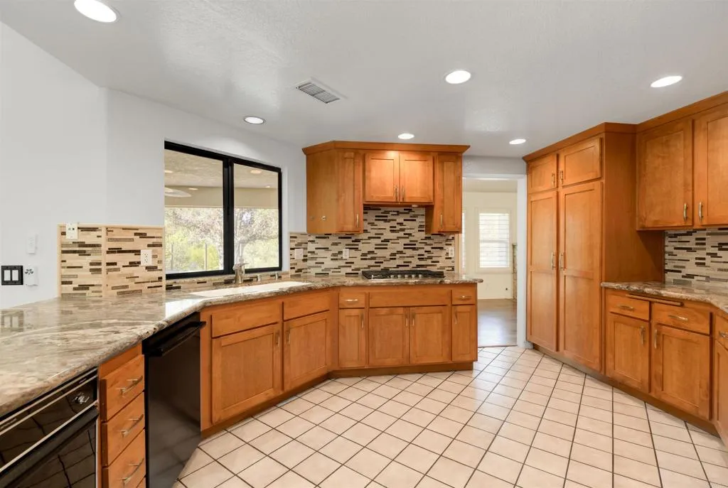 https://cdn.realtyfeed.com/cdn/127/307078639/0b19ed9cd14a5cbf1720c8af27e7e209.webp