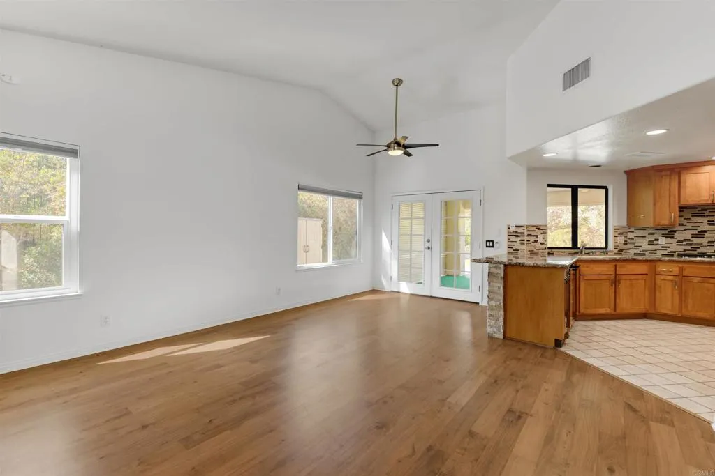 https://cdn.realtyfeed.com/cdn/127/307078639/7361eb8c6f0a17fc284590d27f984d48.webp