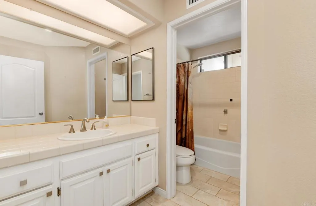 https://cdn.realtyfeed.com/cdn/127/307078639/d8935389d04f36b96e4adef9d2174fc2.webp
