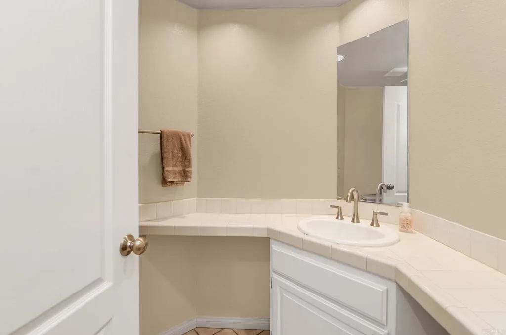 https://cdn.realtyfeed.com/cdn/127/307078639/dc6b965b21d88bfceacafb0646b26cff.webp