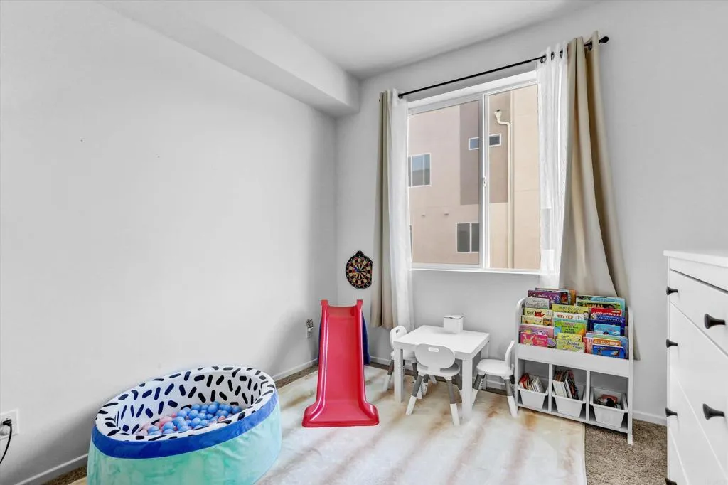 https://cdn.realtyfeed.com/cdn/127/307078693/709cae3d4404fa1c7e2282482279080d.webp