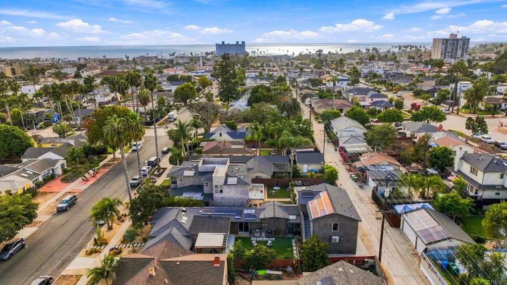 https://cdn.realtyfeed.com/cdn/127/307078725/0fd1806decc0f60afcf106530e5a3505.webp