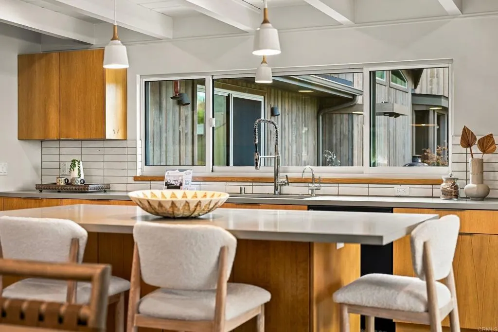 https://cdn.realtyfeed.com/cdn/127/307078725/6e96096a963510c4d81485591a55ef78.webp