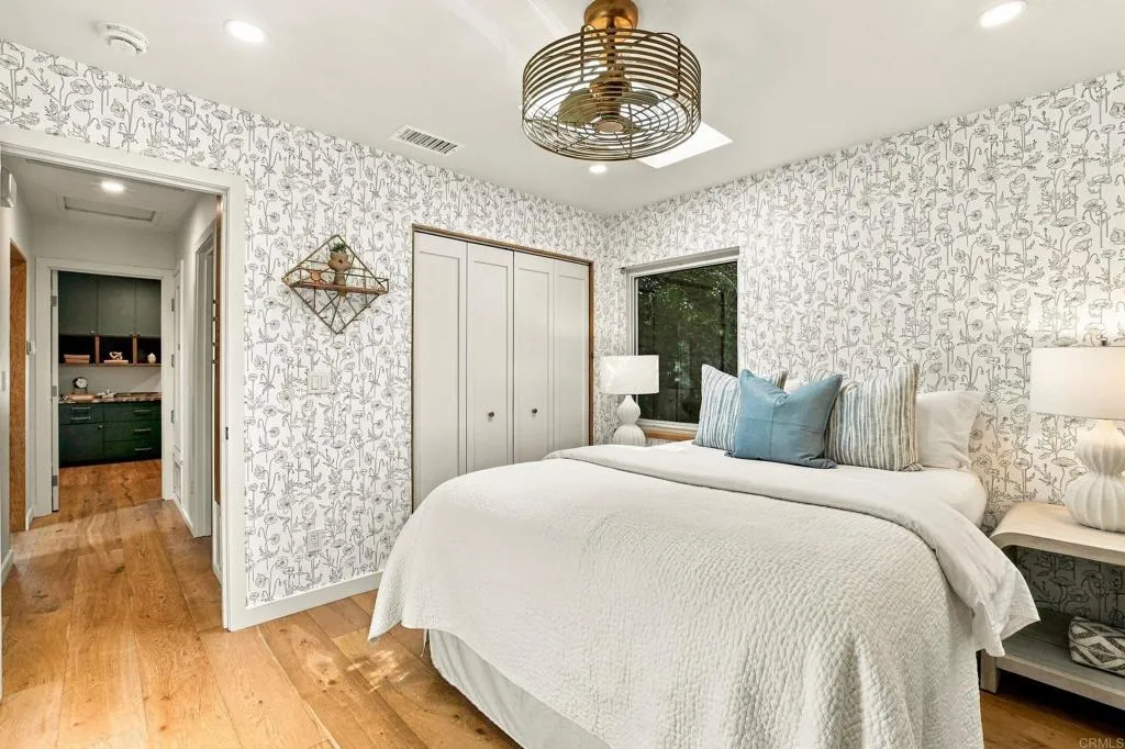 https://cdn.realtyfeed.com/cdn/127/307078725/7f1c037d1677b97a385dd2e383b5da19.webp