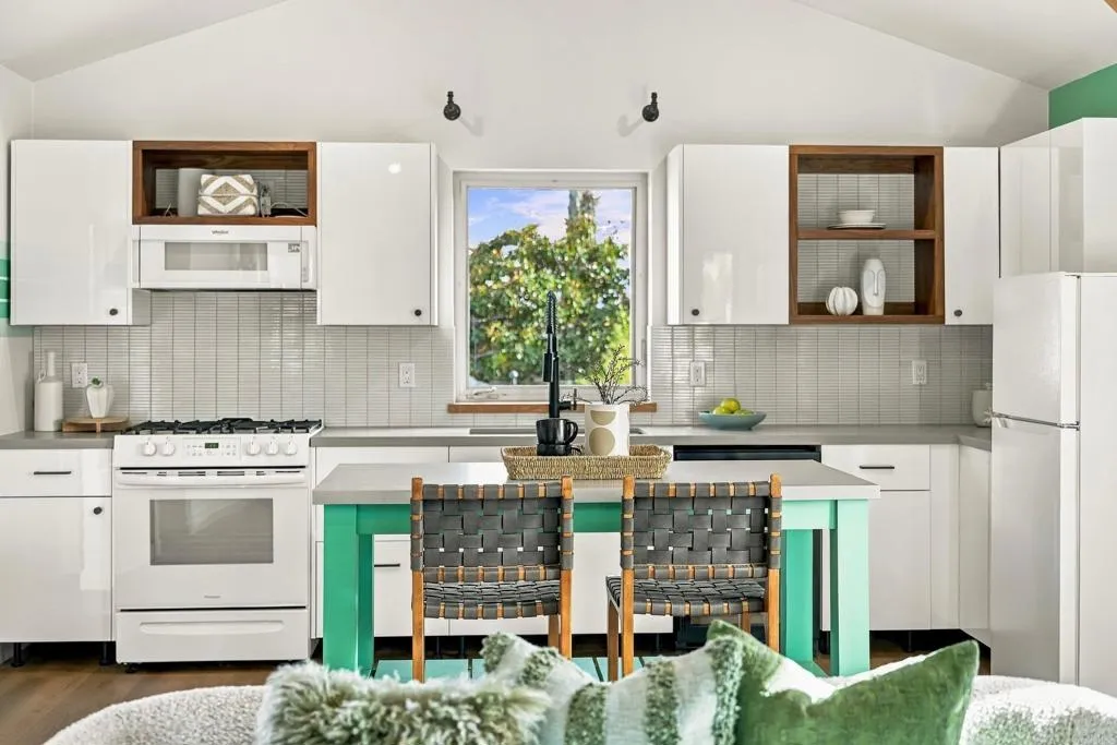 https://cdn.realtyfeed.com/cdn/127/307078725/eedeb3767d6620c8276aa10cd28aa5f3.webp