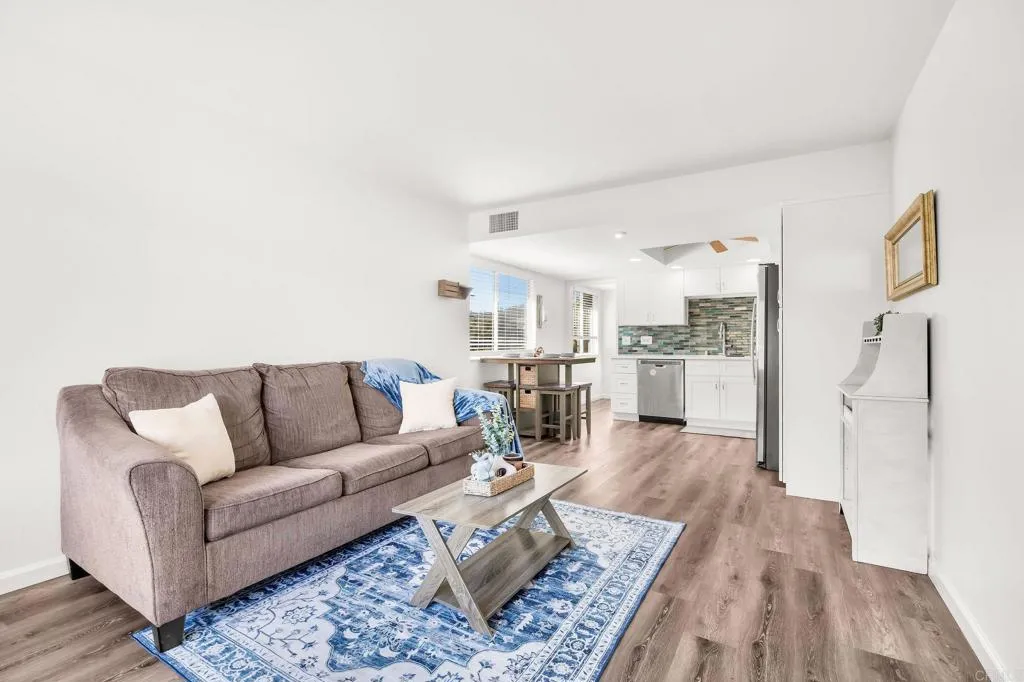 https://cdn.realtyfeed.com/cdn/127/307078761/4b78beae68a2d98d98ad6f5817afb820.webp