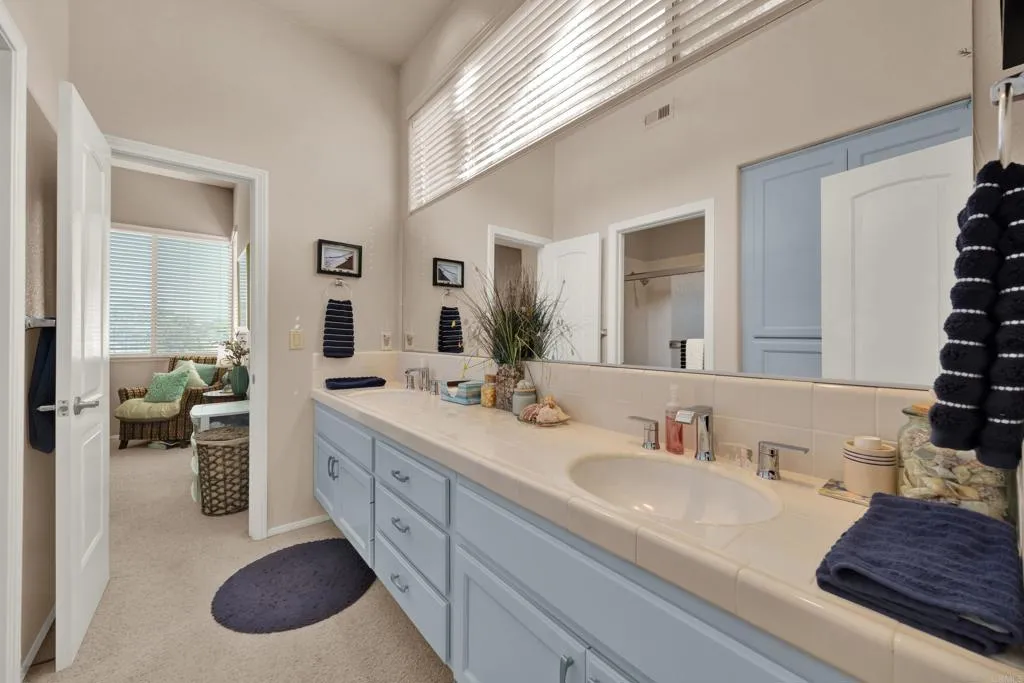 https://cdn.realtyfeed.com/cdn/127/307078765/0ecd706d02bc9da1c4ccef8768916390.webp