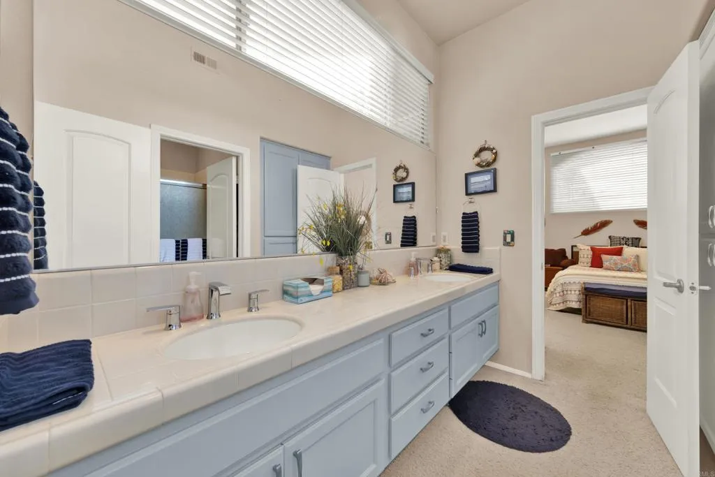 https://cdn.realtyfeed.com/cdn/127/307078765/0fbb45f25aef21a05fc204ce16d393ca.webp