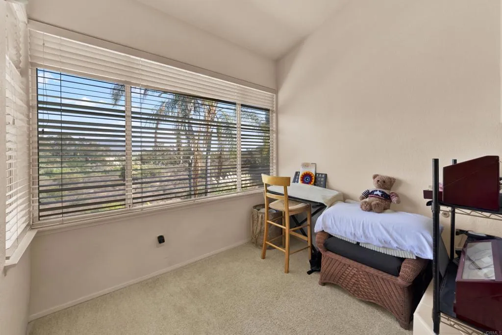 https://cdn.realtyfeed.com/cdn/127/307078765/22aec255f6834e55a5a537d281626f37.webp