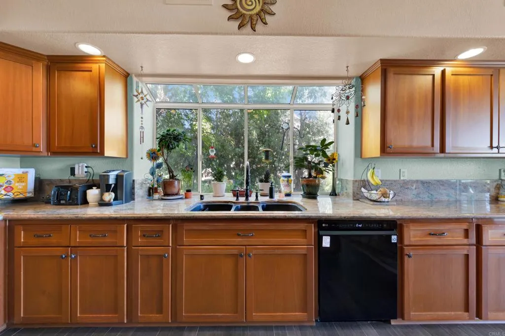 https://cdn.realtyfeed.com/cdn/127/307078765/a6fe39ce28e59bce14a32db90c1da80a.webp