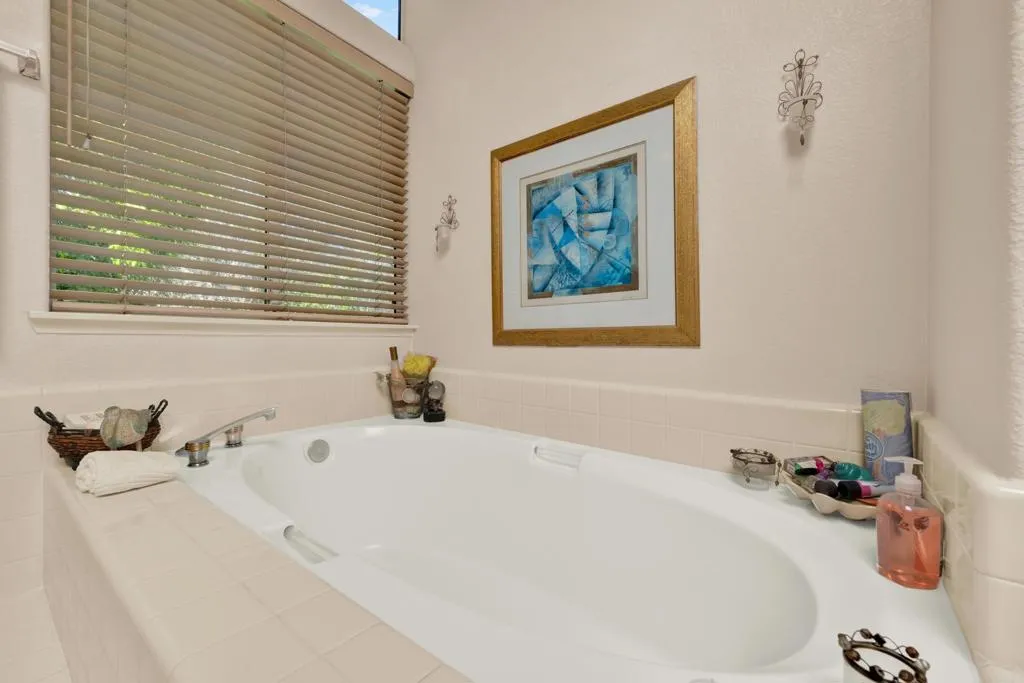 https://cdn.realtyfeed.com/cdn/127/307078765/cb9120cef7d04788bc58405c12dd962a.webp