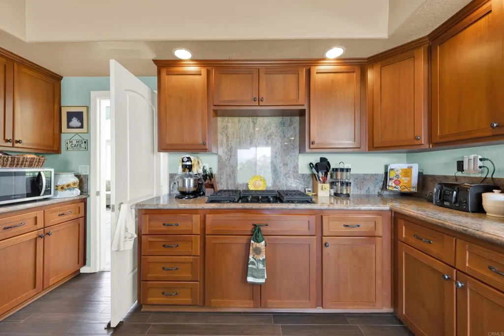 https://cdn.realtyfeed.com/cdn/127/307078765/e28a43035157dec1d5641c33b9264e1f.webp