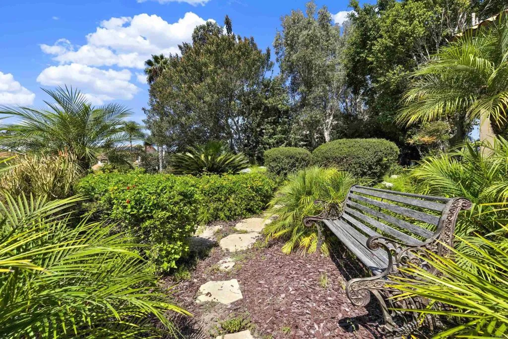 https://cdn.realtyfeed.com/cdn/127/307078765/e52569b80b56476b93aa5655bedc2db7.webp