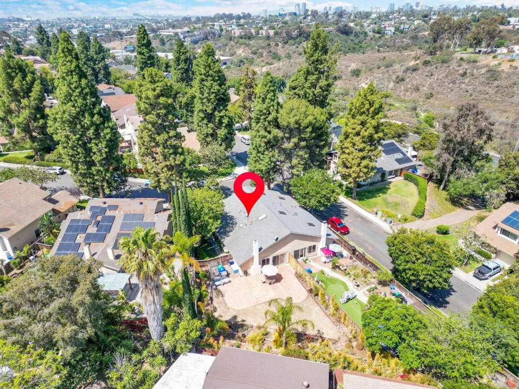 https://cdn.realtyfeed.com/cdn/127/307078881/72c56866b50cf7115bdcf61310da287b.webp