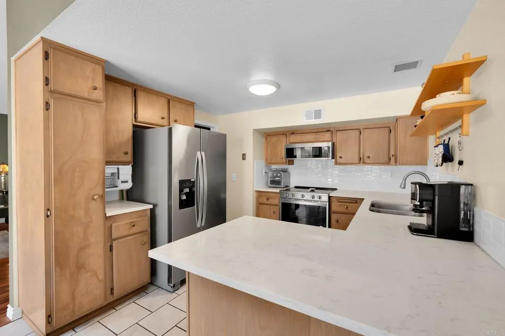 https://cdn.realtyfeed.com/cdn/127/307078881/f24e57ae6a778743f4348d26faf972d8.webp