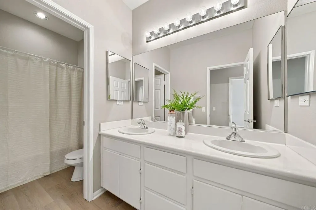 https://cdn.realtyfeed.com/cdn/127/307078922/4aa9f446eb4dea18031aeb6704afda59.webp