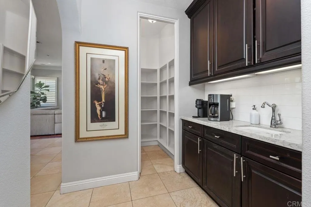https://cdn.realtyfeed.com/cdn/127/307078929/001bb0213495ea101d1c326e903bd5f2.webp