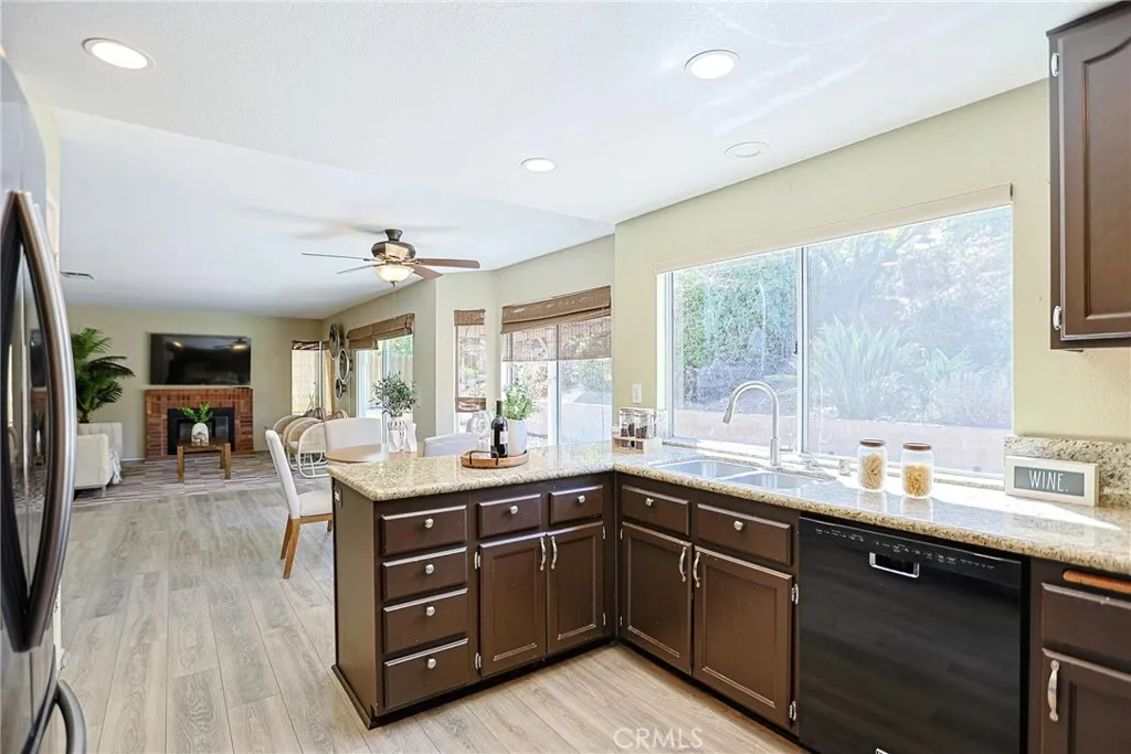 https://cdn.realtyfeed.com/cdn/127/307078977/3e05befe9237717be59de38bc389ba23.webp