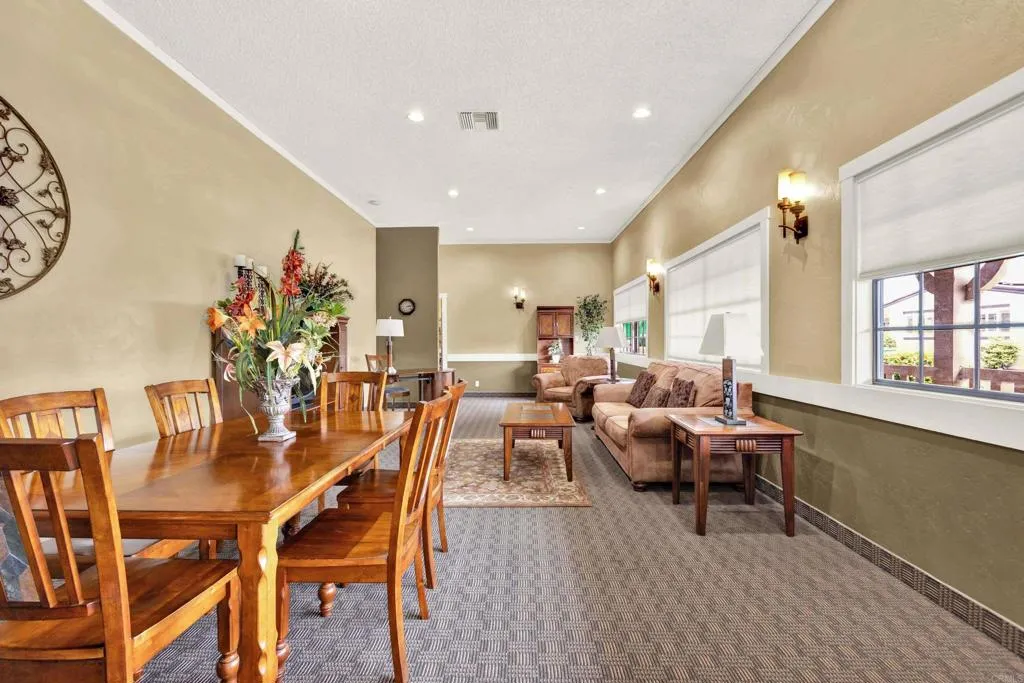 https://cdn.realtyfeed.com/cdn/127/307079039/568b3b5ebe490f1a6f3040fb385bac22.webp