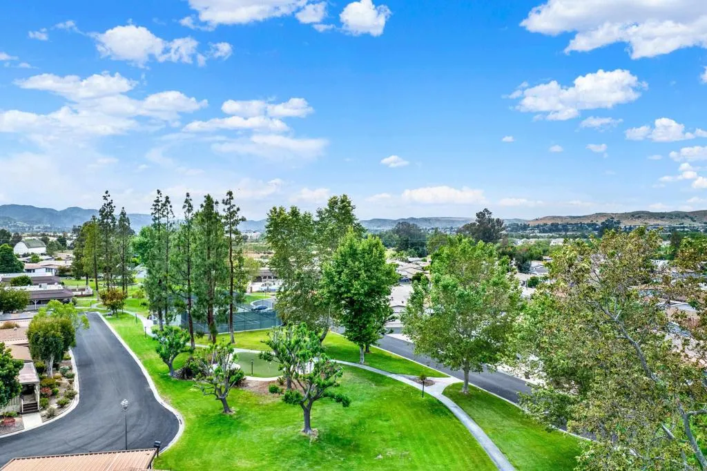 https://cdn.realtyfeed.com/cdn/127/307079039/976051d0ea4939a625cec162f04662ce.webp