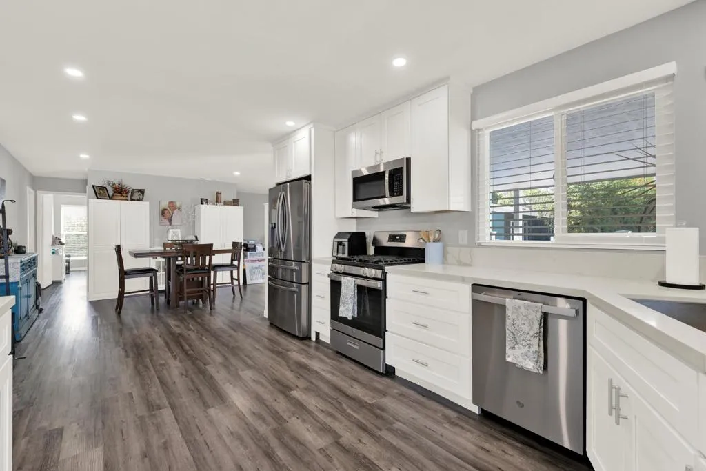 https://cdn.realtyfeed.com/cdn/127/307079039/9a5ddf9d1caf41fbdb00417a6663bd17.webp