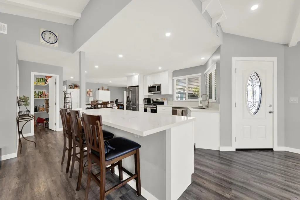 https://cdn.realtyfeed.com/cdn/127/307079039/9bcdc3b3590620db11b0e044068d7021.webp