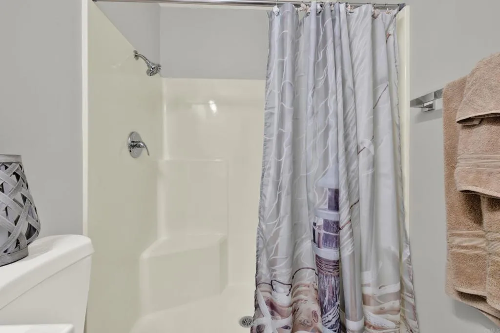 https://cdn.realtyfeed.com/cdn/127/307079039/9f8b79d7389810a14283057f2ff74c23.webp