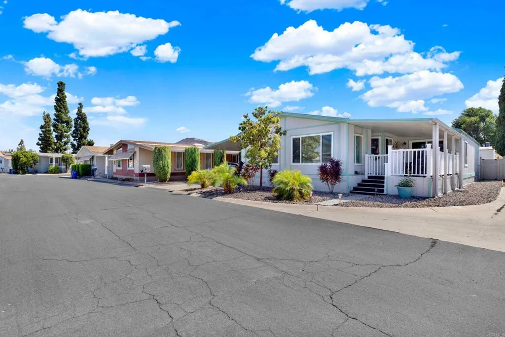 https://cdn.realtyfeed.com/cdn/127/307079039/d5cd0e7b4b1274a3ca5a122e07b0a54d.webp