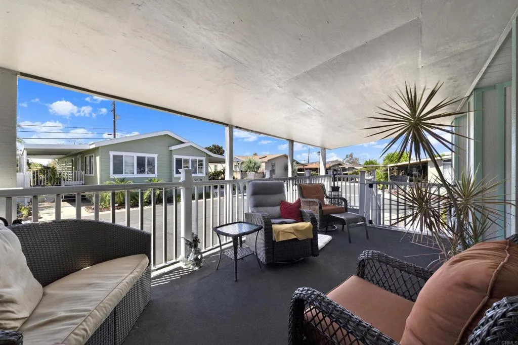 https://cdn.realtyfeed.com/cdn/127/307079039/ee1404a49f5af8d144f38ca4cdaadb27.webp