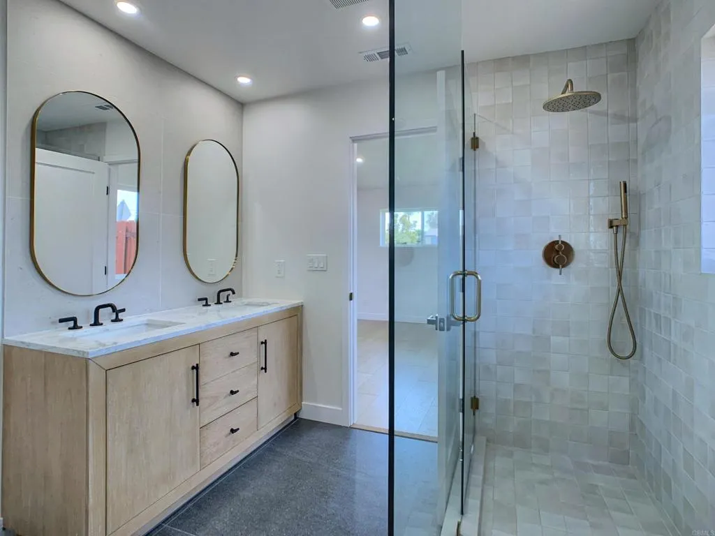 https://cdn.realtyfeed.com/cdn/127/307079047/c8082ee14ad6ae7f4aa9f1a084da2b09.webp