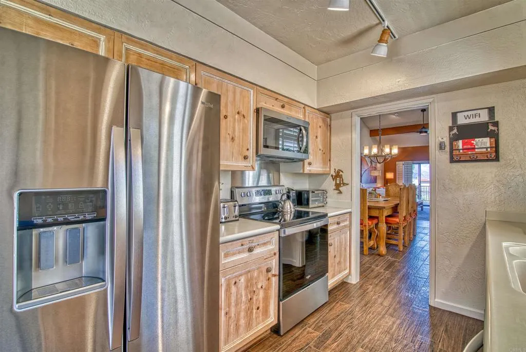 https://cdn.realtyfeed.com/cdn/127/307079070/fb177b162deb449286874d487970a3b3.webp