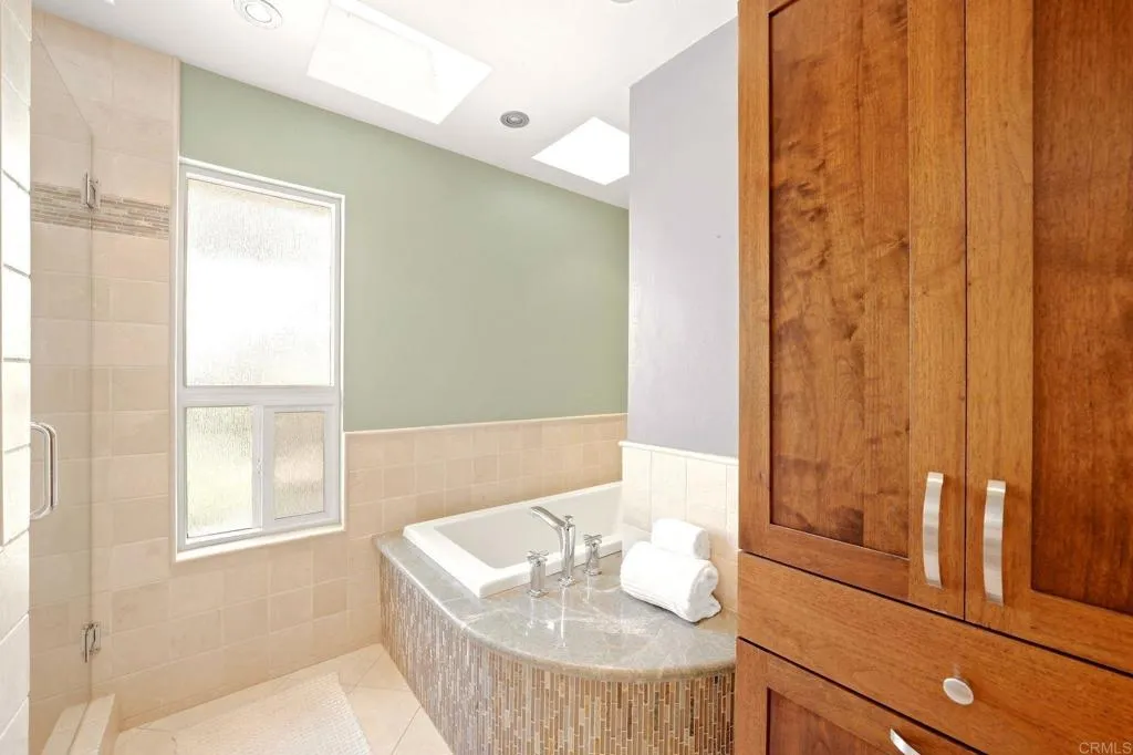 https://cdn.realtyfeed.com/cdn/127/307079225/c80a628f755dcea5bb64dd713e106945.webp
