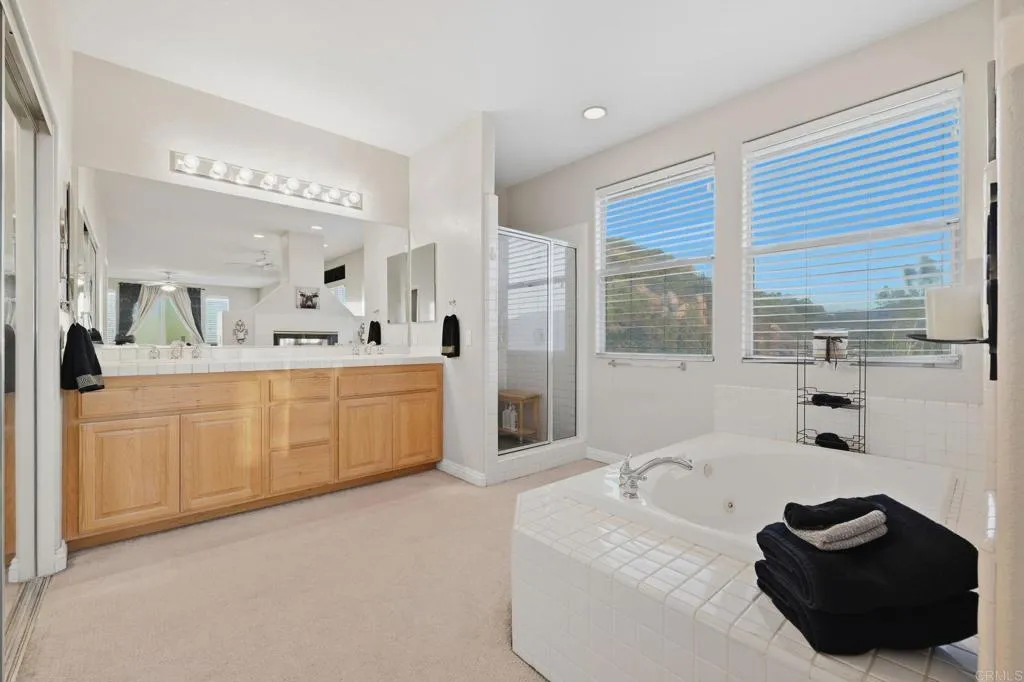 https://cdn.realtyfeed.com/cdn/127/307079282/670d546d84dd265a4358b4abb471d6bc.webp