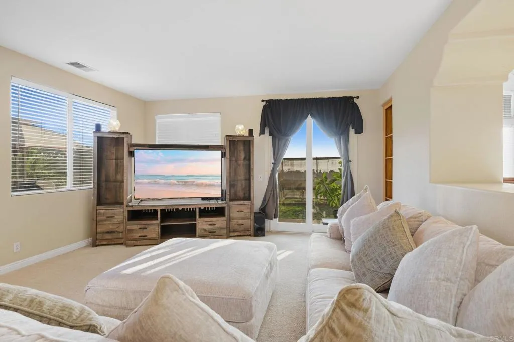 https://cdn.realtyfeed.com/cdn/127/307079282/78c88842ba00b943ecba7fad52ae2823.webp