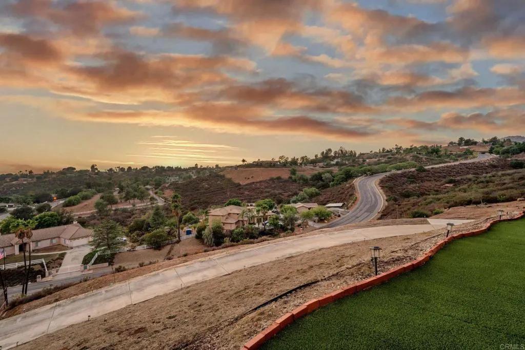 https://cdn.realtyfeed.com/cdn/127/307079282/af767c1d4a581fa86726529645511ae7.webp