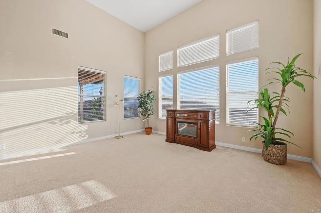 https://cdn.realtyfeed.com/cdn/127/307079282/b9668493836037905557694c4a4c956f.webp