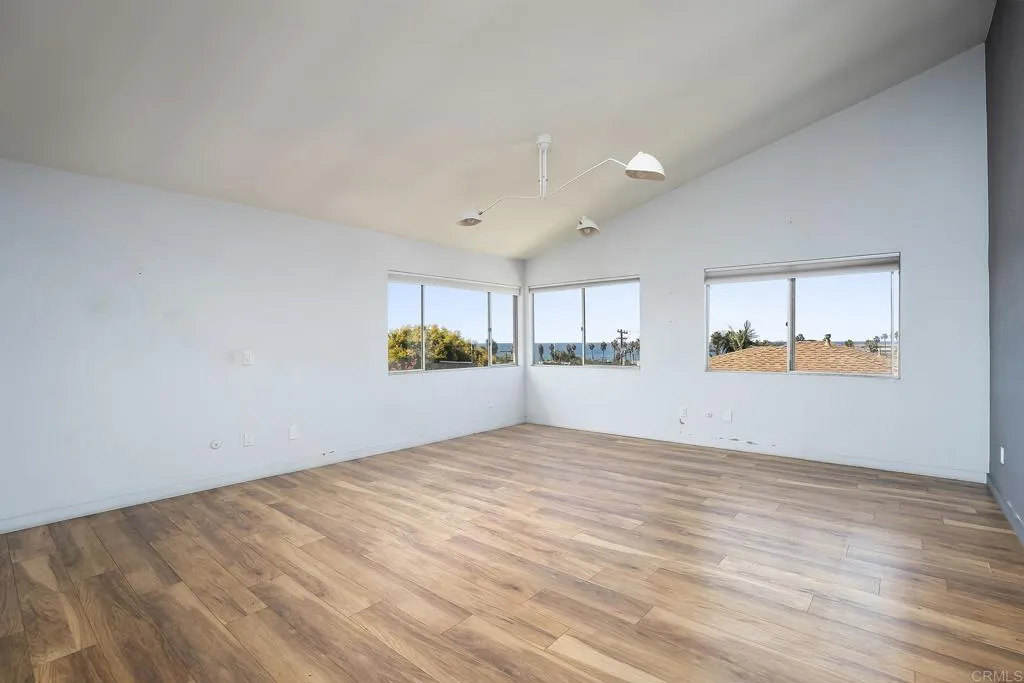 https://cdn.realtyfeed.com/cdn/127/307079288/9706ff0d24caf82bbc987d790aefb035.webp