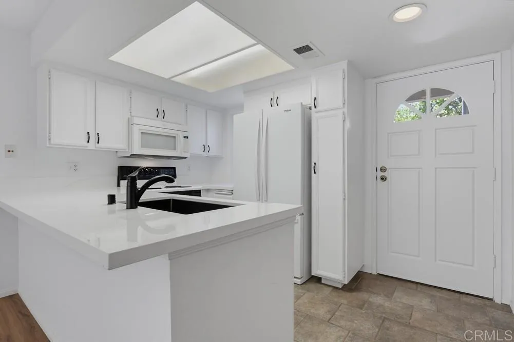 https://cdn.realtyfeed.com/cdn/127/307079315/dab95ffe24979df49b528bb8e7df4ffe.webp