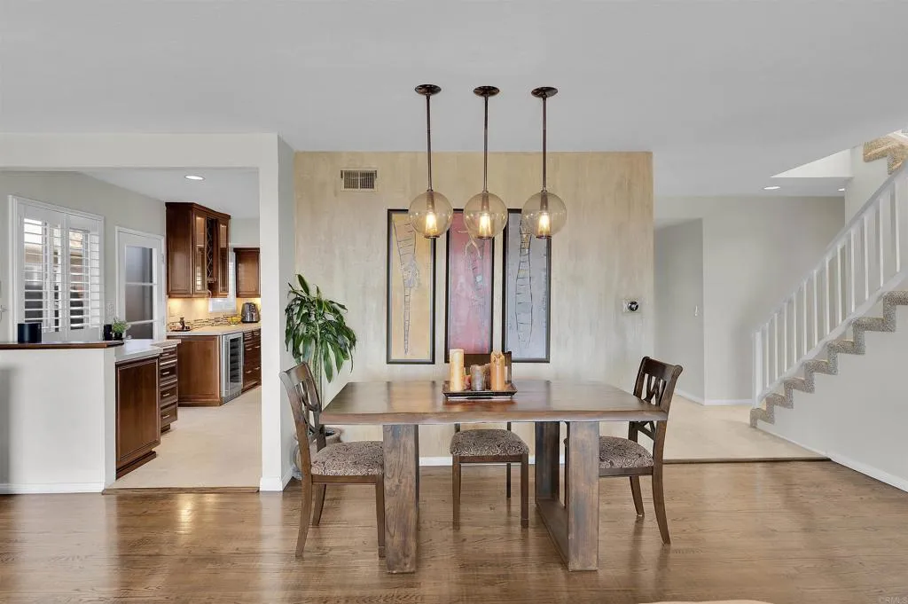 https://cdn.realtyfeed.com/cdn/127/307079317/31dfeda4b2a2e2747b61d2800af2c7f6.webp