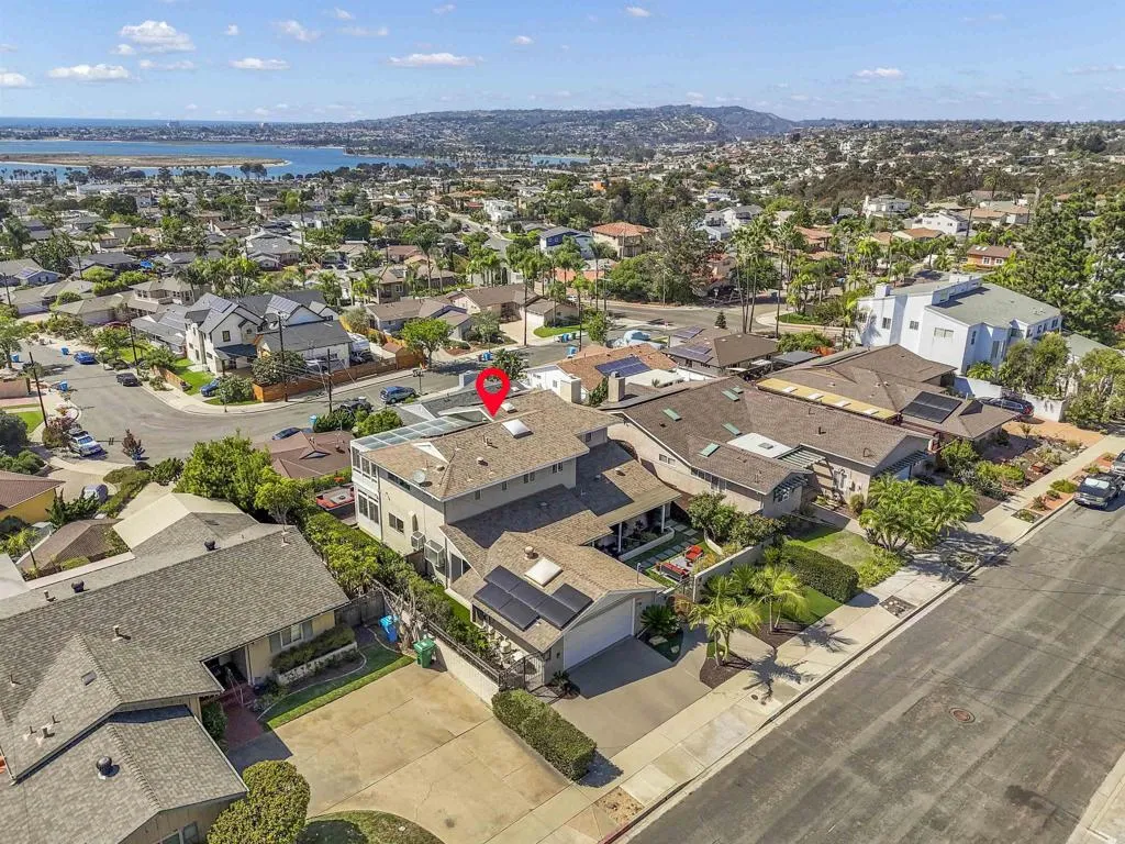 https://cdn.realtyfeed.com/cdn/127/307079317/583ba4920acca4ab77cc6b3142063eda.webp