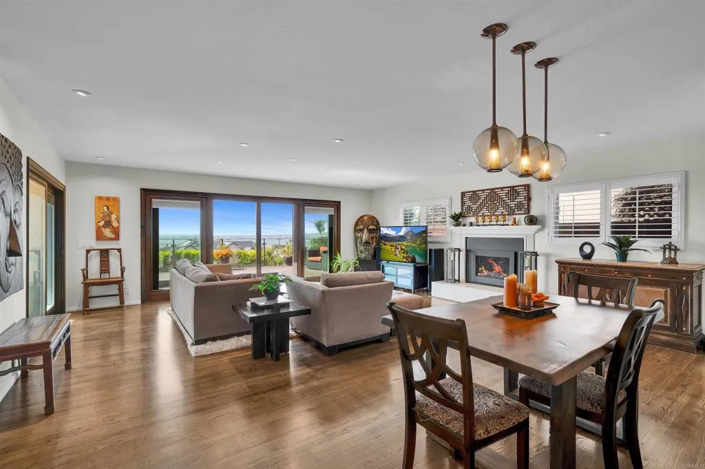 https://cdn.realtyfeed.com/cdn/127/307079317/7f3630d78d494b6abf0da50d6475a25f.webp