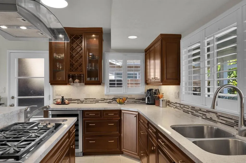 https://cdn.realtyfeed.com/cdn/127/307079317/86c94f561cb05a14eb2a2c3f7da4bf3e.webp