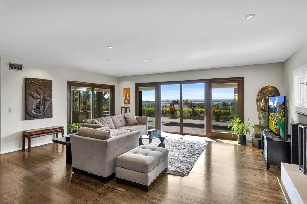 https://cdn.realtyfeed.com/cdn/127/307079317/9568cf97cf85ffa8ef169003c67e98d9.webp