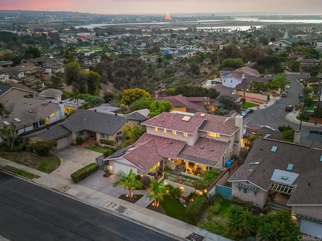 https://cdn.realtyfeed.com/cdn/127/307079317/d805086e0627fedc97a0df8a76eb0d57.webp