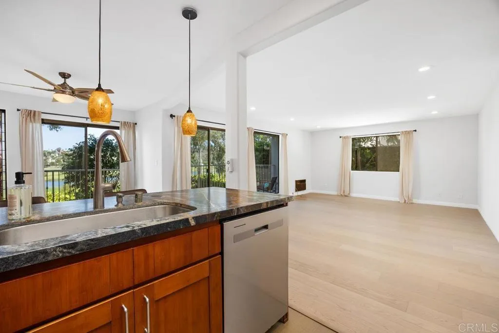 https://cdn.realtyfeed.com/cdn/127/307079342/28dd204a748a2a7eee7758b1b8a0bc79.webp