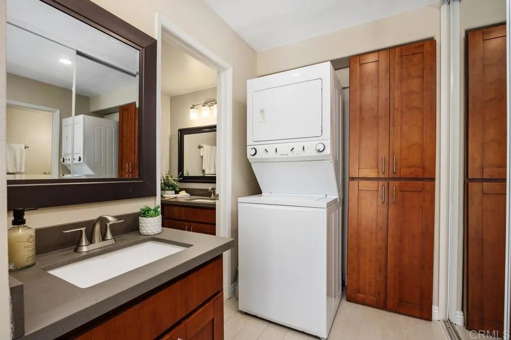 https://cdn.realtyfeed.com/cdn/127/307079342/e77200c9c249ae42ef9cdc79590c01e0.webp