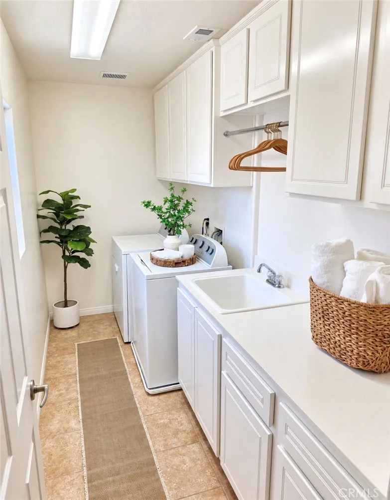 https://cdn.realtyfeed.com/cdn/127/307079430/919edb6b659efcdfb6b498336eecb904.webp